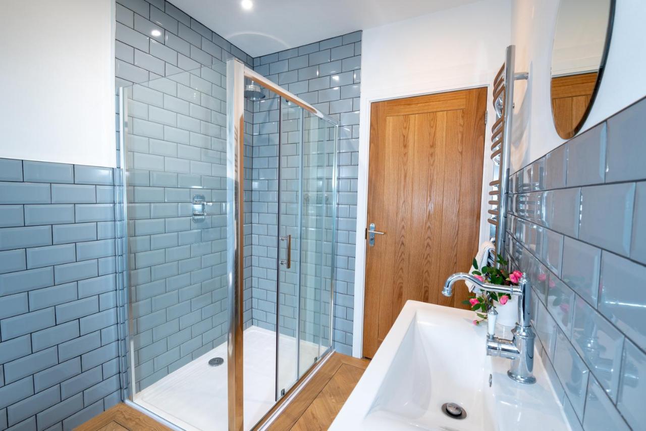 Lola'S Loft With Lake Views - Central Bowness - Pet Friendly מראה חיצוני תמונה