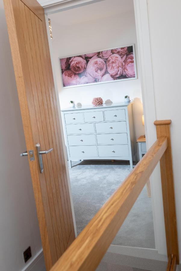 Lola'S Loft With Lake Views - Central Bowness - Pet Friendly מראה חיצוני תמונה