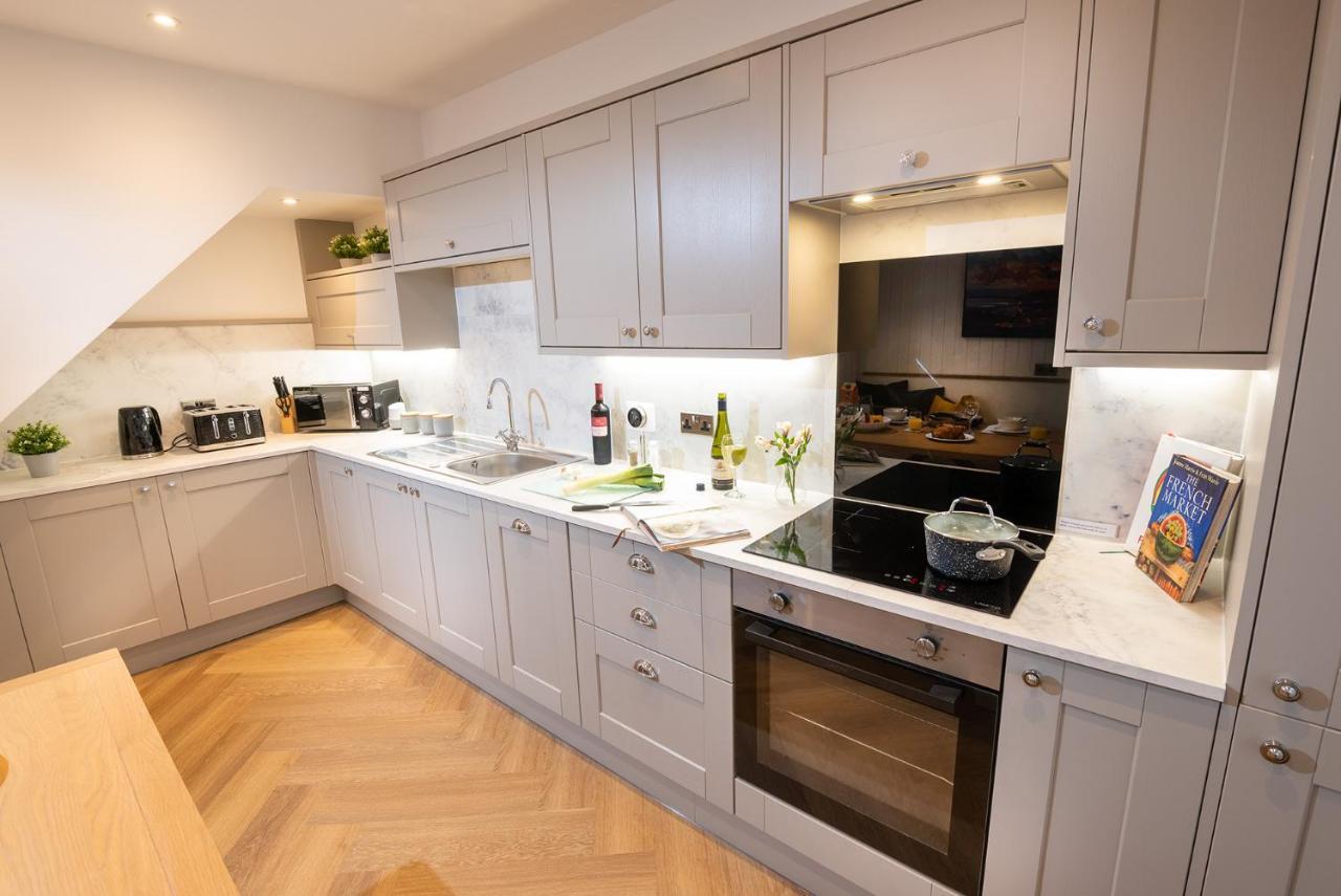 Lola'S Loft With Lake Views - Central Bowness - Pet Friendly מראה חיצוני תמונה