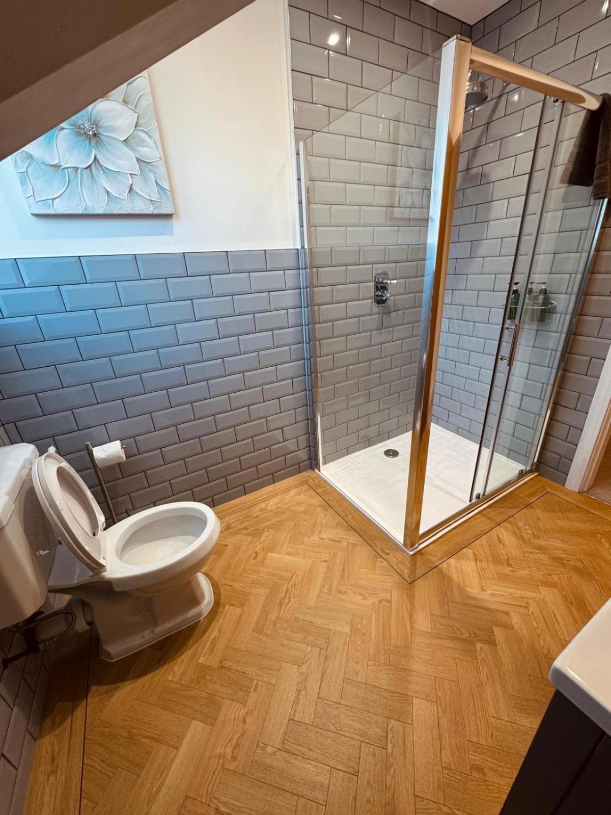 Lola'S Loft With Lake Views - Central Bowness - Pet Friendly מראה חיצוני תמונה